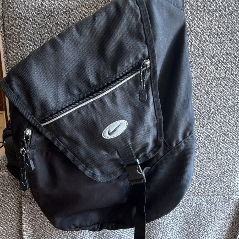 Vintage Y2K Nike Black sling bag crossbody Hiking/biking Backpack school bag